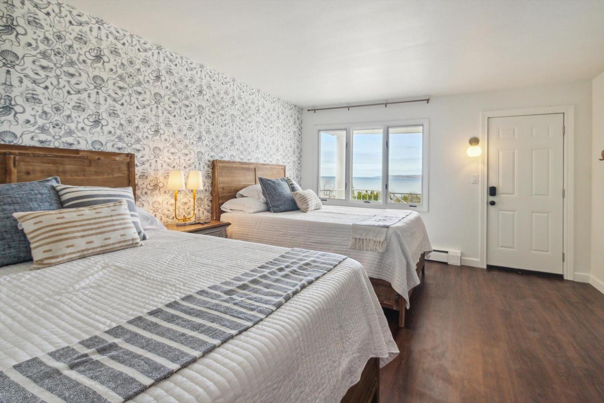 Self Check-In Lake Views Workspace 2 Queen Beds Villa Petoskey Kültér fotó