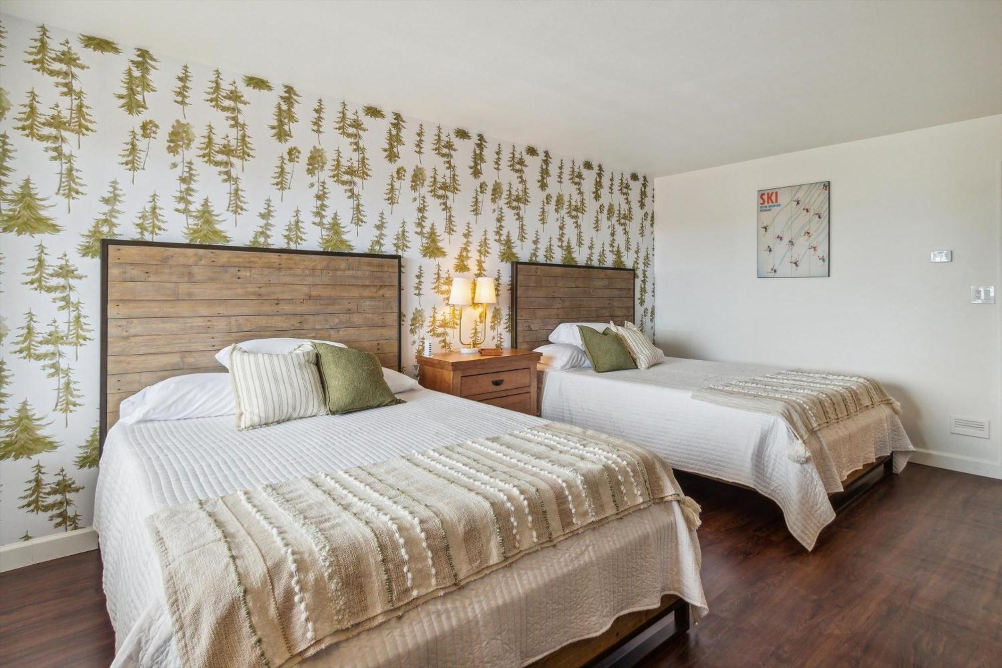 Self Check-In Lake Views Workspace 2 Queen Beds Villa Petoskey Kültér fotó